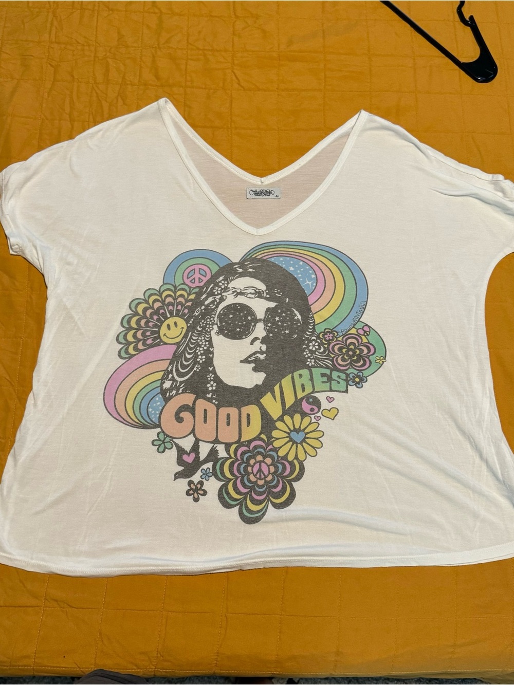 Lauren Moshi Good Vibes Graphic V-Neck Tee - White